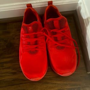 Mens Puma size 8 High Risk Red Carson 2X